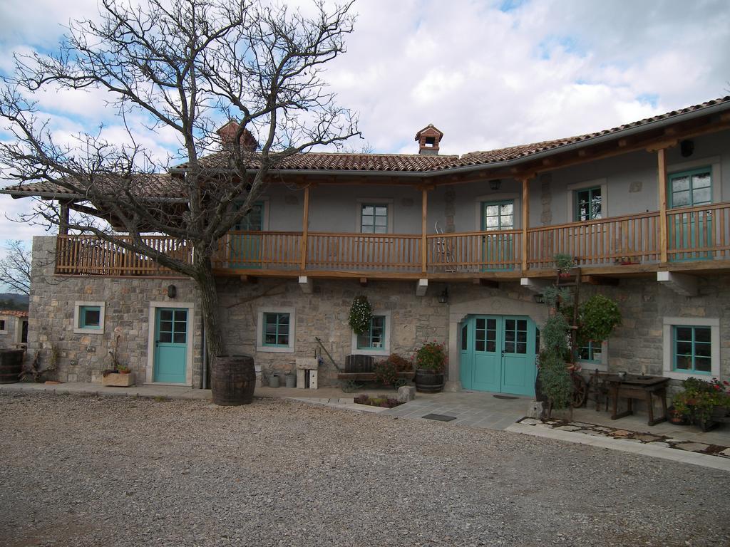 Apartments Valentinus 1800 Sezana Exterior photo
